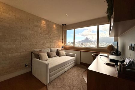 Apartamento à venda com 78m², 2 quartos e 1 vaga