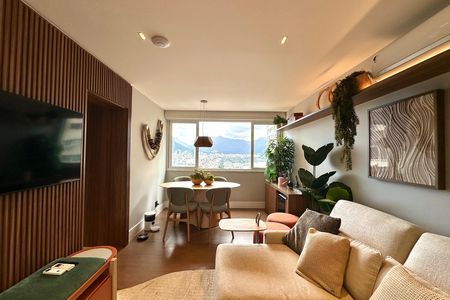 Apartamento à venda com 78m², 2 quartos e 1 vaga