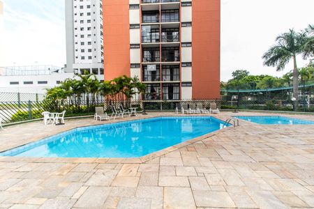 Apartamento à venda com 72m², 3 quartos e 2 vagas Apartamento à venda com 72m², 3 quartos e 2 vagasPiscina