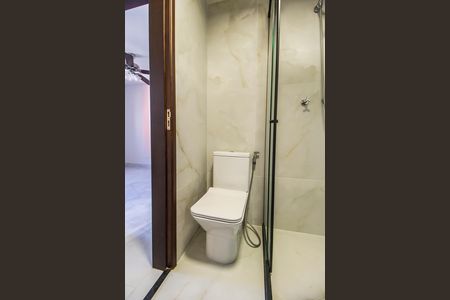 Apartamento à venda com 72m², 3 quartos e 2 vagas Apartamento à venda com 72m², 3 quartos e 2 vagasBanheiro 2