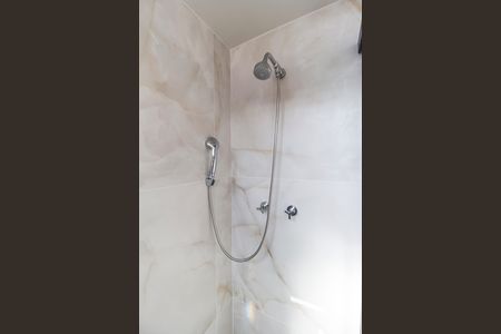 Apartamento à venda com 72m², 3 quartos e 2 vagas Apartamento à venda com 72m², 3 quartos e 2 vagasBanheiro da Suíte