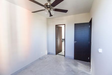 Apartamento à venda com 72m², 3 quartos e 2 vagas Apartamento à venda com 72m², 3 quartos e 2 vagasSuíte