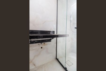 Apartamento à venda com 72m², 3 quartos e 2 vagas Apartamento à venda com 72m², 3 quartos e 2 vagasBanheiro da Suíte