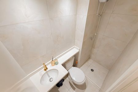 Apartamento à venda com 37m², 2 quartos e sem vaga Apartamento à venda com 37m², 2 quartos e sem vagaBanheiro