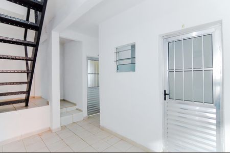 Hall de entrada de casa para alugar com 1 quarto, 67m² em Recreio São Jorge, Guarulhos