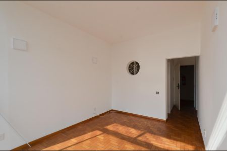 Apartamento à venda com 118m², 2 quartos e sem vaga Apartamento à venda com 118m², 2 quartos e sem vagaSala