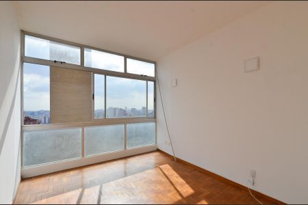 Apartamento à venda com 118m², 2 quartos e sem vaga Apartamento à venda com 118m², 2 quartos e sem vagaSala