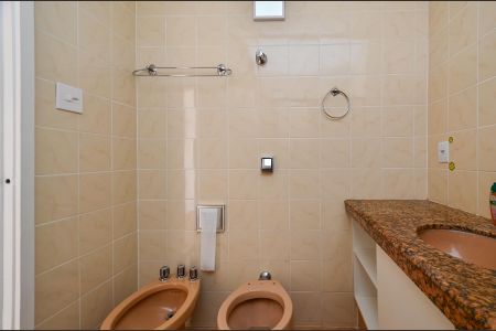 Apartamento à venda com 118m², 2 quartos e sem vaga Apartamento à venda com 118m², 2 quartos e sem vagaBanheiro