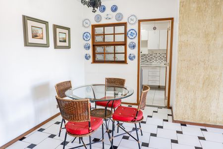 Apartamento à venda com 86m², 2 quartos e 1 vaga Apartamento à venda com 86m², 2 quartos e 1 vagaSala