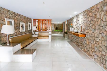 Apartamento à venda com 86m², 2 quartos e 1 vaga Apartamento à venda com 86m², 2 quartos e 1 vagaHall de entrada