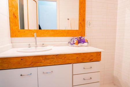 Apartamento à venda com 86m², 2 quartos e 1 vaga Apartamento à venda com 86m², 2 quartos e 1 vagaBanheiro