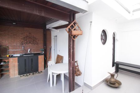 Casa à venda com 5 quartos, 305m² em Parque Sao Domingos, São Paulo