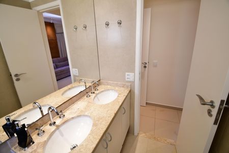 Apartamento para alugar com 106m², 3 quartos e 2 vagasBanheiro Suíte