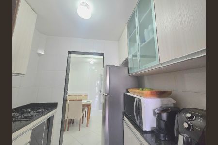 Apartamento à venda com 100m², 2 quartos e 1 vaga Apartamento à venda com 100m², 2 quartos e 1 vagaCozinha