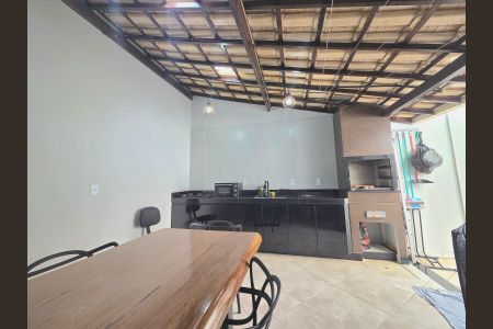 Apartamento à venda com 100m², 2 quartos e 1 vaga Apartamento à venda com 100m², 2 quartos e 1 vagaSala de Jantar