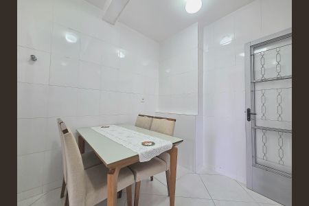 Apartamento à venda com 100m², 2 quartos e 1 vaga Apartamento à venda com 100m², 2 quartos e 1 vagaBanheiro