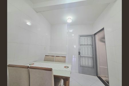 Apartamento à venda com 100m², 2 quartos e 1 vaga Apartamento à venda com 100m², 2 quartos e 1 vagaSala
