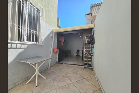 Apartamento à venda com 100m², 2 quartos e 1 vaga Apartamento à venda com 100m², 2 quartos e 1 vagaQuintal