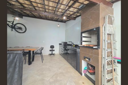 Apartamento à venda com 100m², 2 quartos e 1 vaga Apartamento à venda com 100m², 2 quartos e 1 vagaCozinha