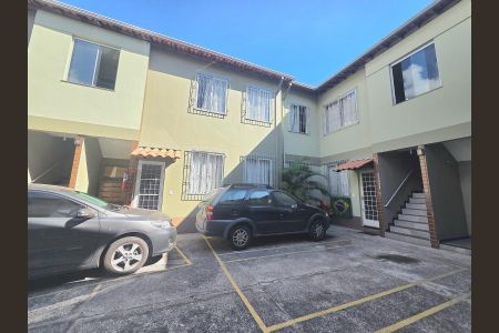 Apartamento à venda com 100m², 2 quartos e 1 vaga Apartamento à venda com 100m², 2 quartos e 1 vagaGaragem