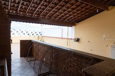 Casa para alugar com 100m², 3 quartos e 1 vagaÁrea gourmet e serviço