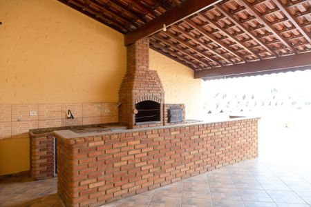 Casa para alugar com 100m², 3 quartos e 1 vagaÁrea gourmet e serviço