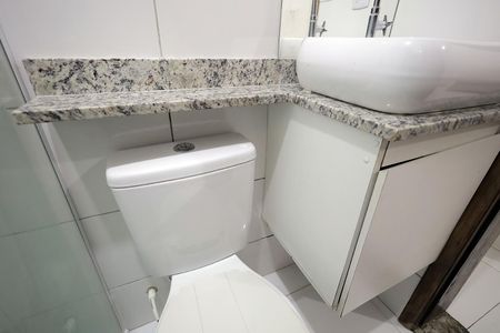 Banheiro de apartamento para alugar com 1 quarto, 15m² em Vila Sao Pedro, Santo André