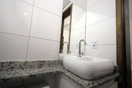 Banheiro de apartamento para alugar com 1 quarto, 15m² em Vila Sao Pedro, Santo André
