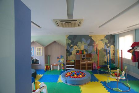 Apartamento à venda com 99m², 2 quartos e 1 vaga