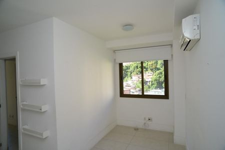 Apartamento à venda com 99m², 2 quartos e 1 vaga