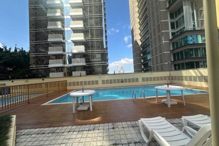 Apartamento para alugar com 107m², 3 quartos e 2 vagas Apartamento para alugar com 107m², 3 quartos e 2 vagasÁrea comum - Piscina