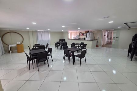 Apartamento para alugar com 60m², 2 quartos e 1 vaga Apartamento para alugar com 60m², 2 quartos e 1 vagaÁrea comum - Salão de festas