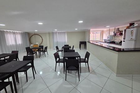 Apartamento para alugar com 60m², 2 quartos e 1 vaga Apartamento para alugar com 60m², 2 quartos e 1 vagaÁrea comum - Salão de festas