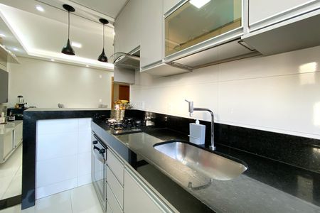 Cozinha de apartamento à venda com 2 quartos, 48m² em Jardim America, Belo Horizonte