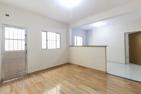 Casa para alugar com 1 quarto, 45m² em Vila Carmosina, São Paulo