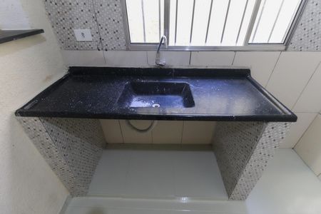 Cozinha de casa para alugar com 1 quarto, 45m² em Vila Carmosina, São Paulo