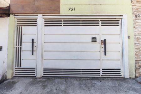 Fachada de casa para alugar com 1 quarto, 45m² em Vila Carmosina, São Paulo