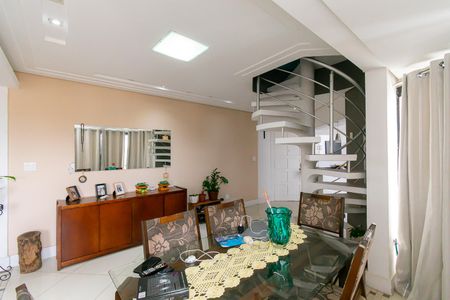 Apartamento à venda com 115m², 3 quartos e 2 vagas Apartamento à venda com 115m², 3 quartos e 2 vagasSala