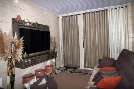 Sala de casa à venda com 3 quartos, 180m² em Olaria, Rio de Janeiro