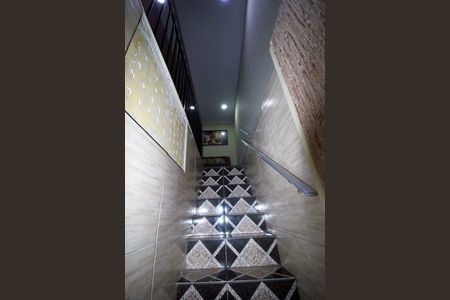 Casa à venda com 180m², 3 quartos e sem vagaSala - Escada