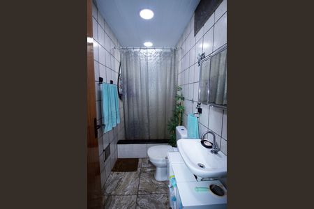 Banheiro Social de casa à venda com 3 quartos, 180m² em Olaria, Rio de Janeiro