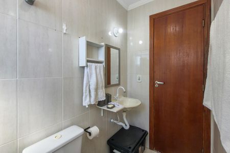 Banheiro  de apartamento para alugar com 2 quartos, 62m² em Vila Caiçara, Praia Grande