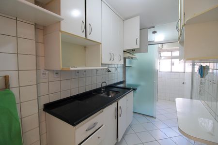 Cozinha de apartamento para alugar com 3 quartos, 65m² em Jardim Jaqueline, São Paulo