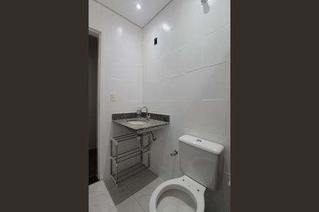 Banheiro Social de casa para alugar com 2 quartos, 72m² em Céu Azul, Belo Horizonte