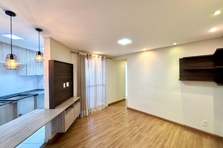 Sala  de apartamento para alugar com 2 quartos, 56m² em Chácara Cruzeiro do Sul, São Paulo
