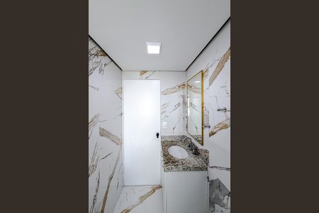 Banheiro de kitnet/studio para alugar com 1 quarto, 48m² em Aclimação, São Paulo