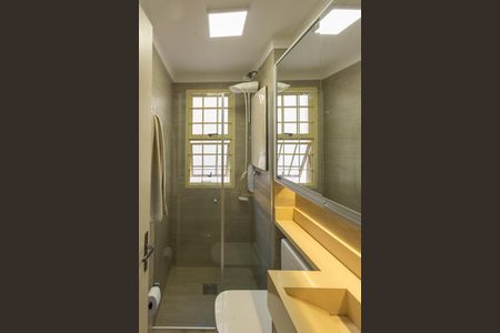 Banheiro de apartamento à venda com 3 quartos, 68m² em Loteamento Parque São Martinho, Campinas