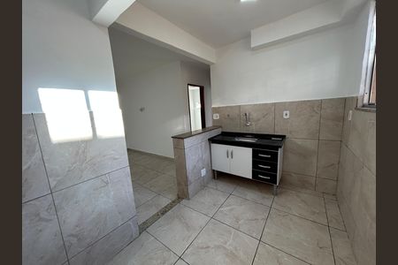 Cozinha de casa para alugar com 2 quartos, 60m² em Guadalupe, Rio de Janeiro