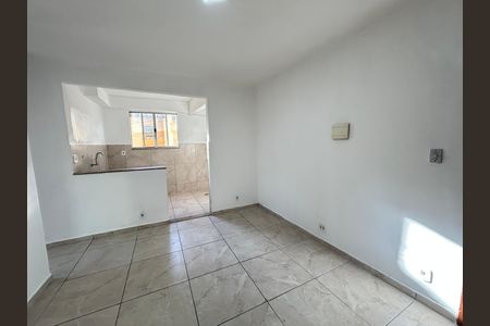 Sala de casa para alugar com 2 quartos, 60m² em Guadalupe, Rio de Janeiro
