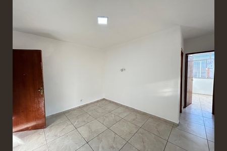 Sala de casa para alugar com 2 quartos, 60m² em Guadalupe, Rio de Janeiro